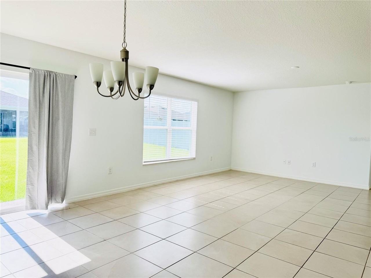 1516 Mattie Pointe Place - Photo 4 of 21