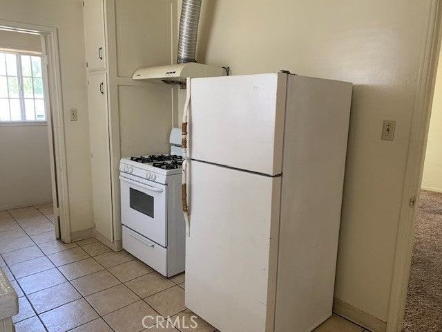 709 W Glendon Way - Photo 4 of 6