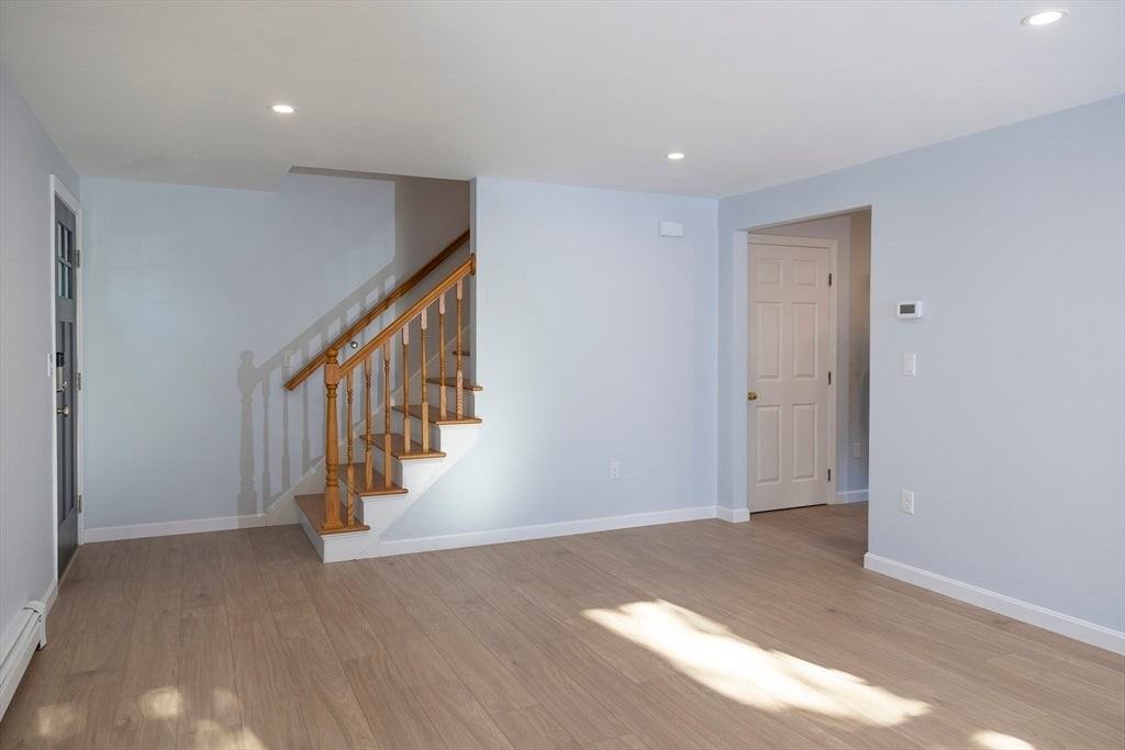 122 Leedham St - Photo 3 of 23