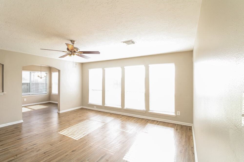 304 Cedar Branch Dr - Photo 5 of 17