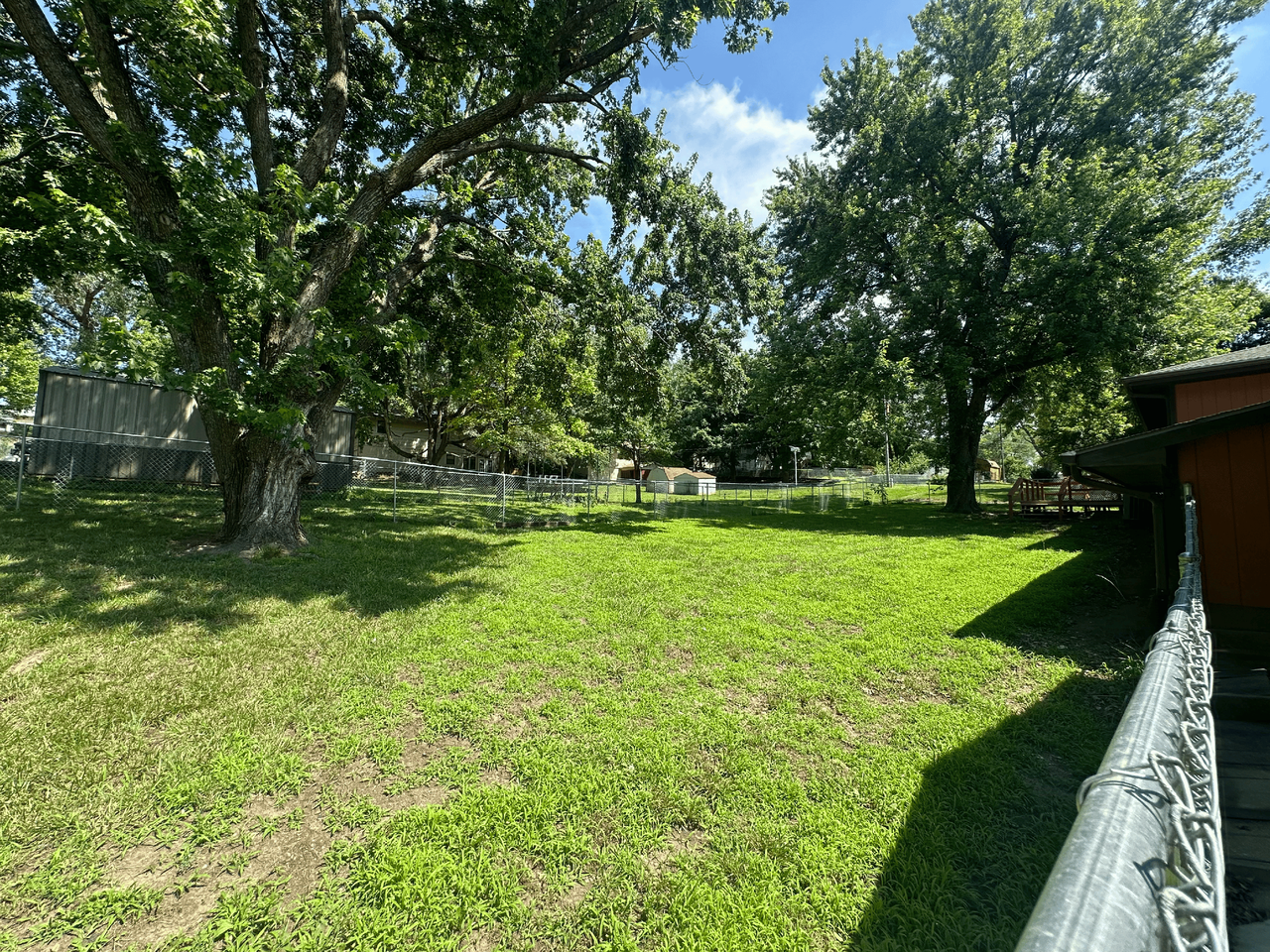 606 Wyoming Ave - Photo 2 of 19