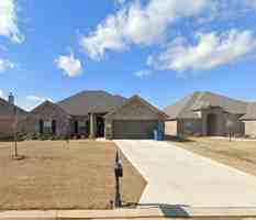 featured image of 351 N Hampton St