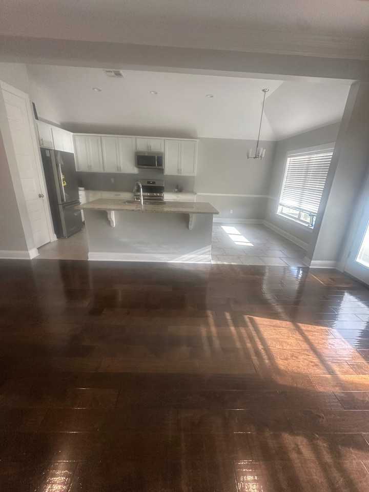 351 N Hampton St - Photo 3 of 8