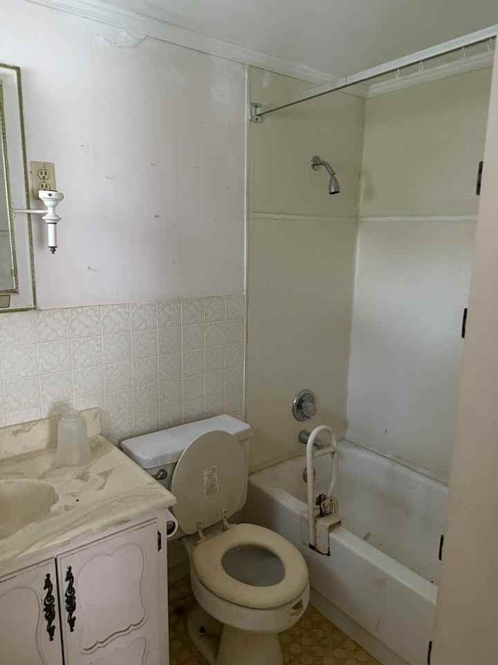 2625 E Garfield Ave - Photo 2 of 13