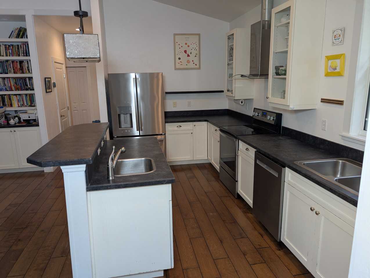 910 Nw 29th Pl - Photo 3 of 46