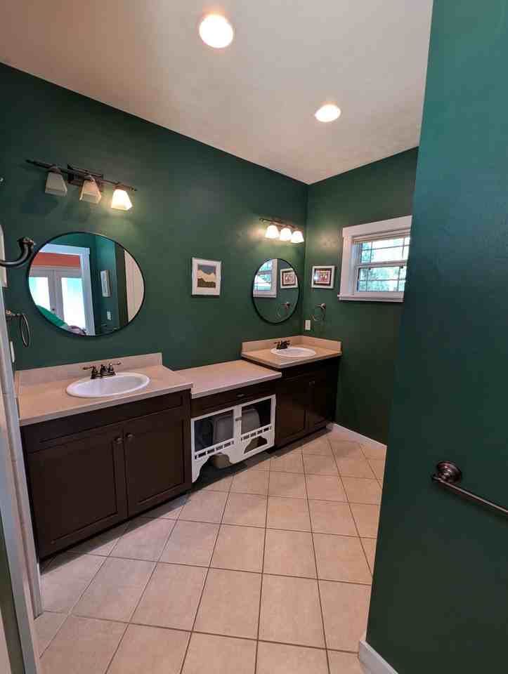 910 Nw 29th Pl - Photo 5 of 46