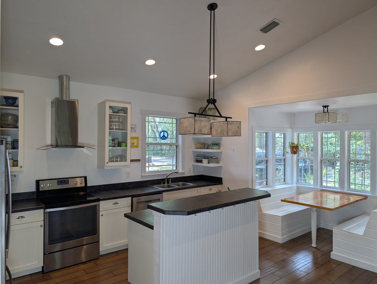 910 Nw 29th Pl - Photo 6 of 46