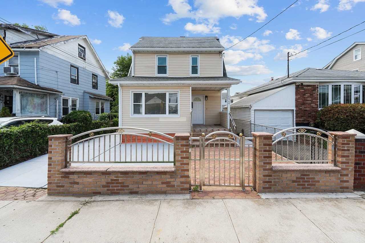 11944 193rd St - Photo 2 of 33