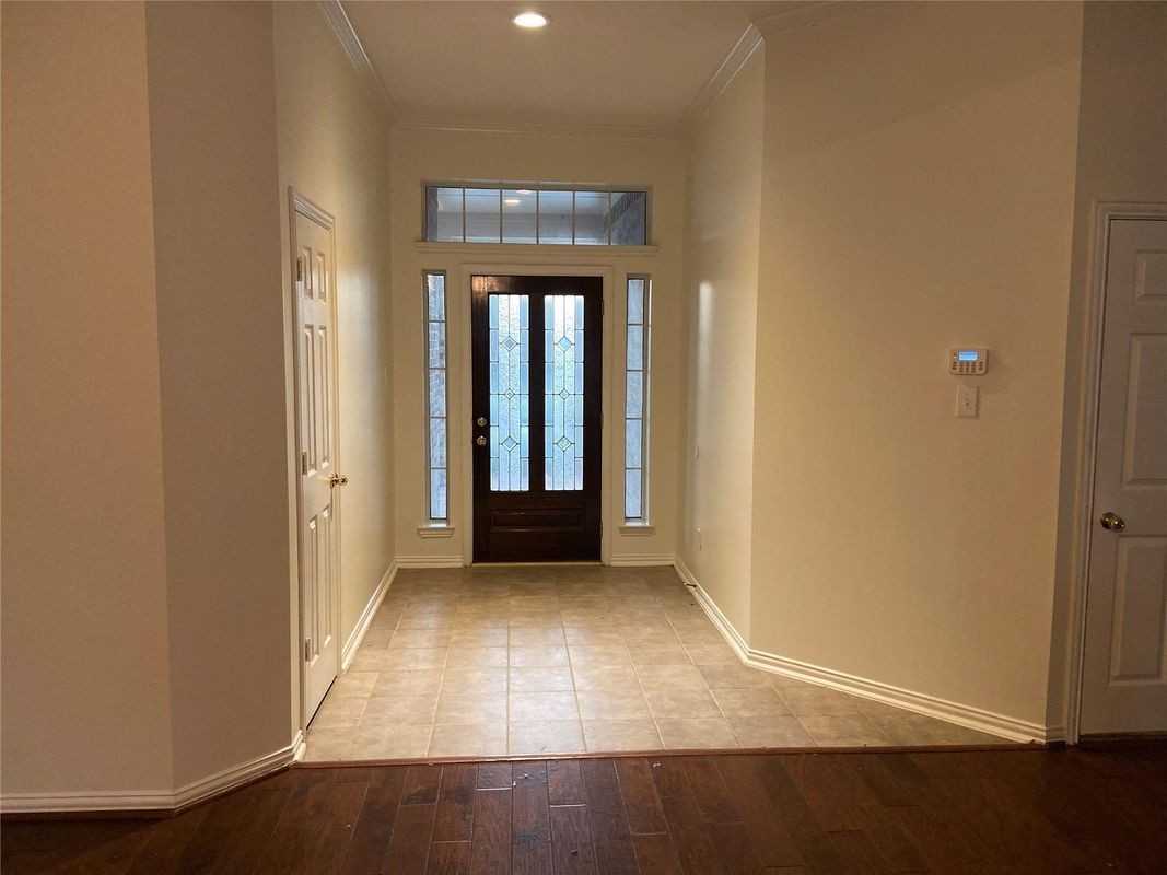 3115 Chappelwood Dr - Photo 4 of 16