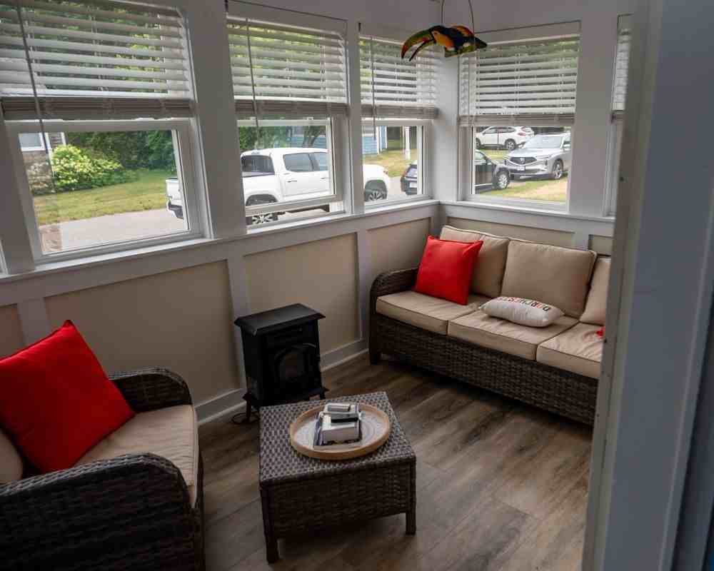 104 Hartford Rd - Photo 3 of 12