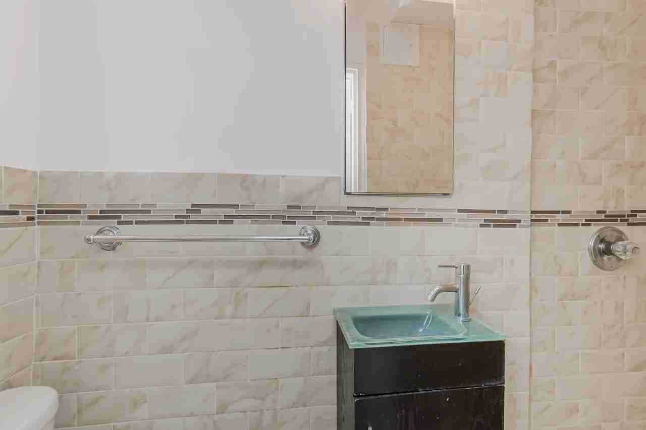 445 W 240Th St - Photo 3 of 10