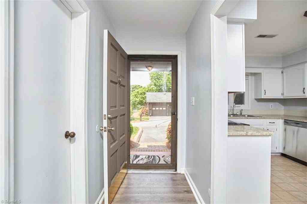 106 Stonemoor Dr - Photo 2 of 21