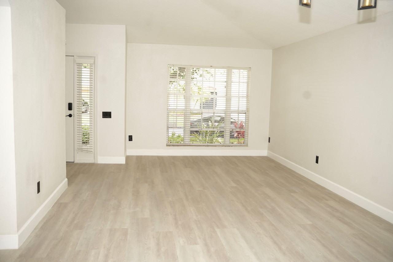 12326 Hawkeye Point Pl #NA - Photo 3 of 26