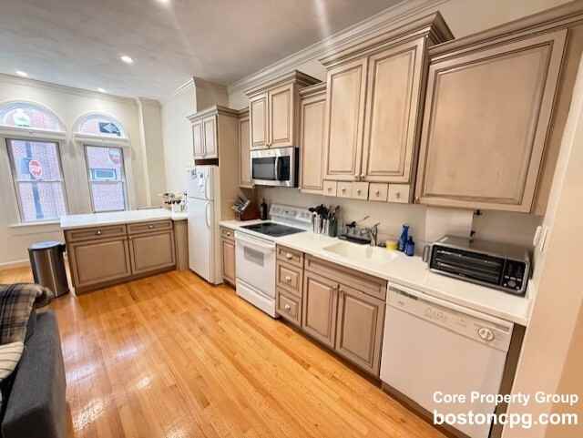 200 Salem St #C - Photo 3 of 9