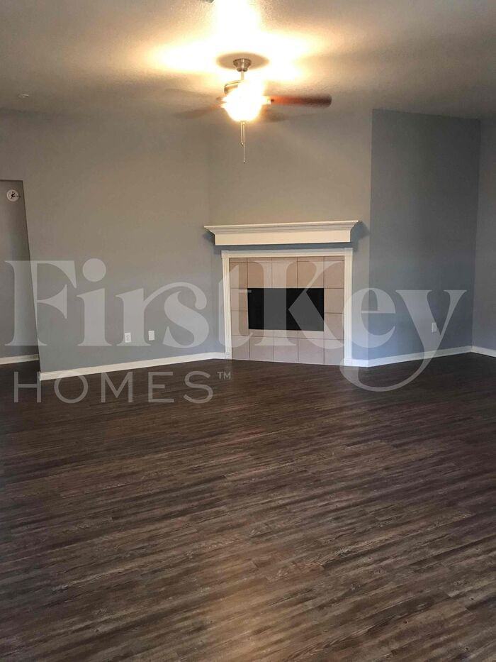 2616 33rd Ave N - Photo 3 of 12