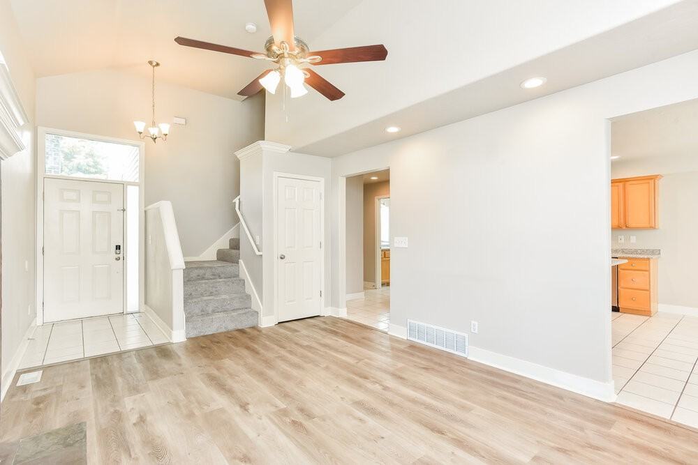 4778 S Hanauer St - Photo 6 of 18