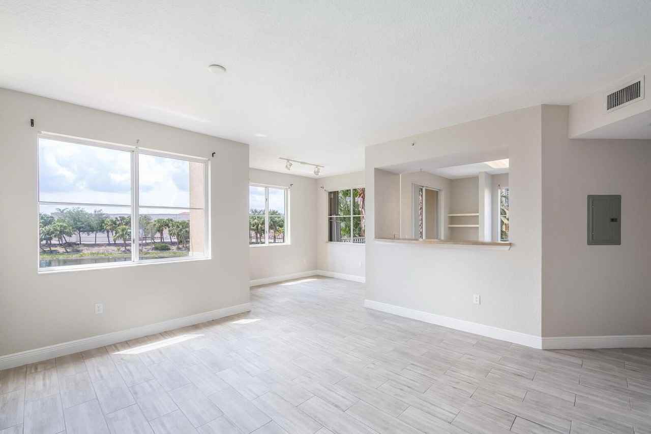 11025 Legacy Boulevard - Photo 4 of 18