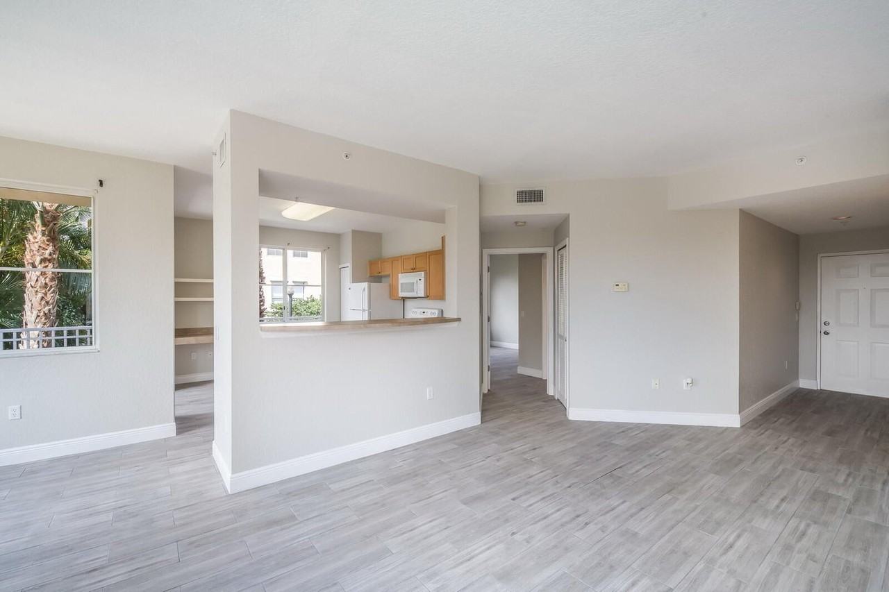 11025 Legacy Boulevard - Photo 5 of 18