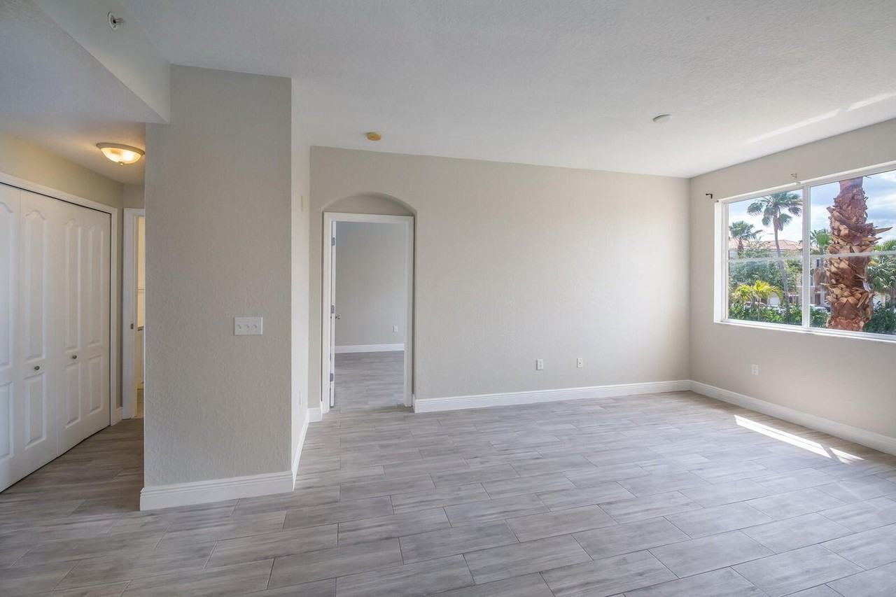 11025 Legacy Boulevard - Photo 7 of 18