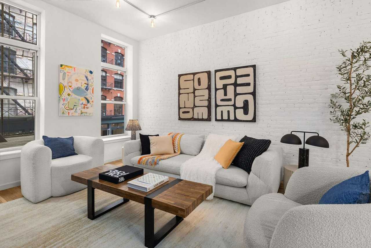 69 Leonard St #1255361P - Photo 3 of 19