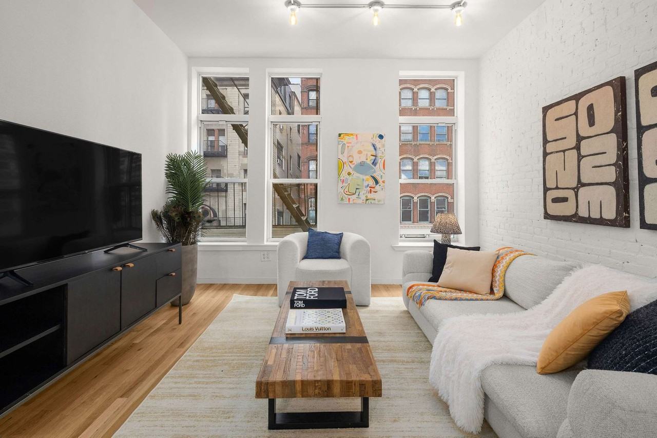 69 Leonard St #1255361P - Photo 2 of 19