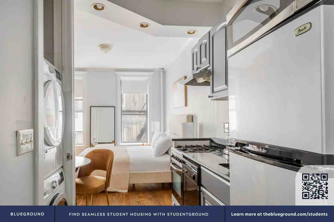 53 Leroy Street - Photo 7 of 22