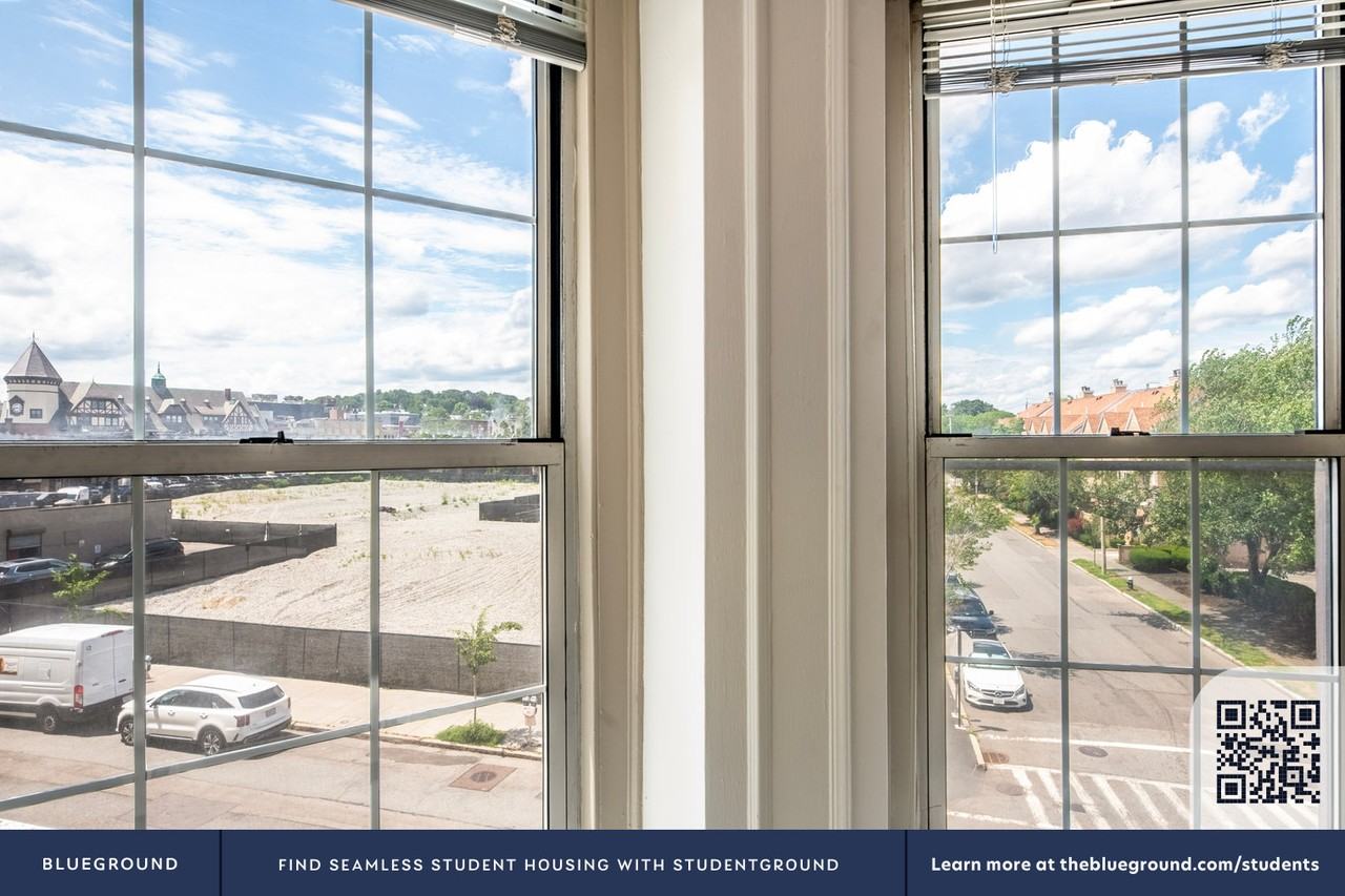 1284 Beacon Street - Photo 7 of 30