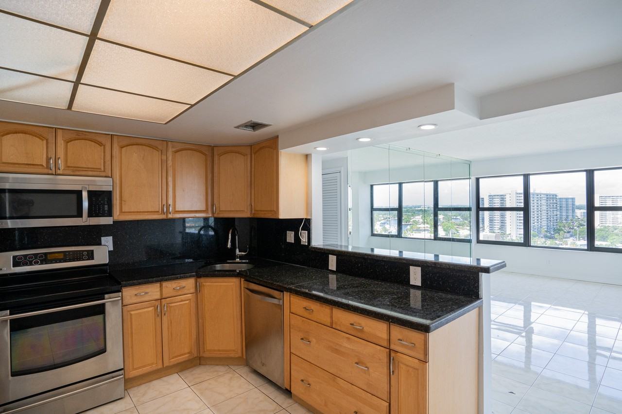 3800 Galt Ocean Drive #1515 - Photo 3 of 12