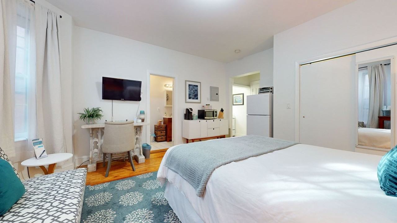 1253 Beacon Street - Photo 3 of 25