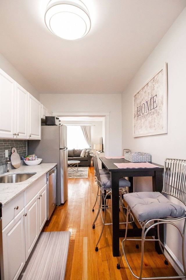 183 Kent St #1238044P - Photo 3 of 12