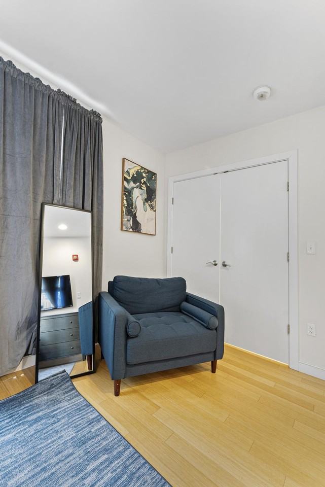 601 Albany St #1240294P - Photo 7 of 30