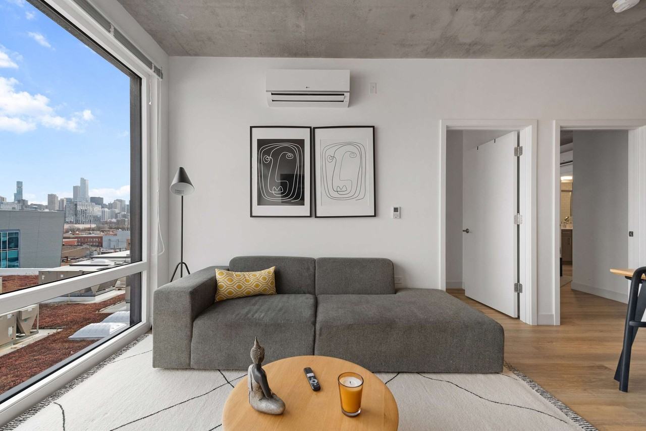 853 W Blackhawk St #1243855P - Photo 2 of 50