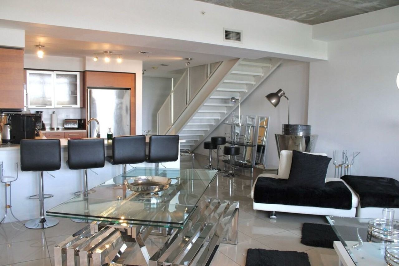 139 Ne 32nd St #1255498P - Photo 2 of 50