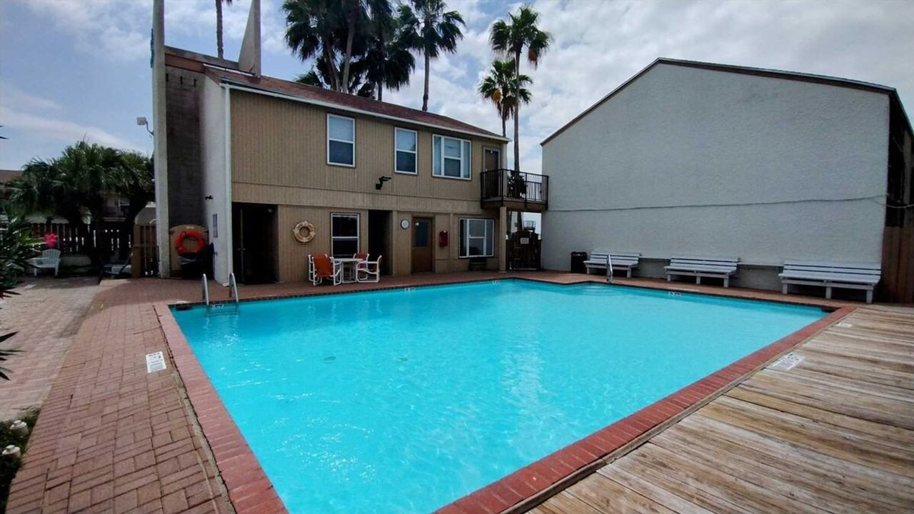 208 West Kingfish Street - Photo 2 of 29