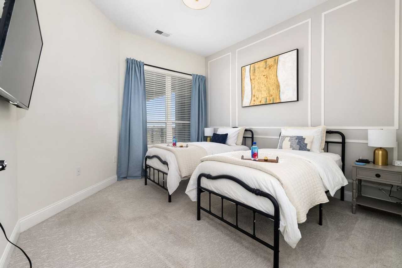 1079 N High St #1257774P - Photo 5 of 37