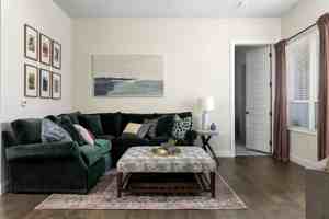 featured image of 1079 N High St