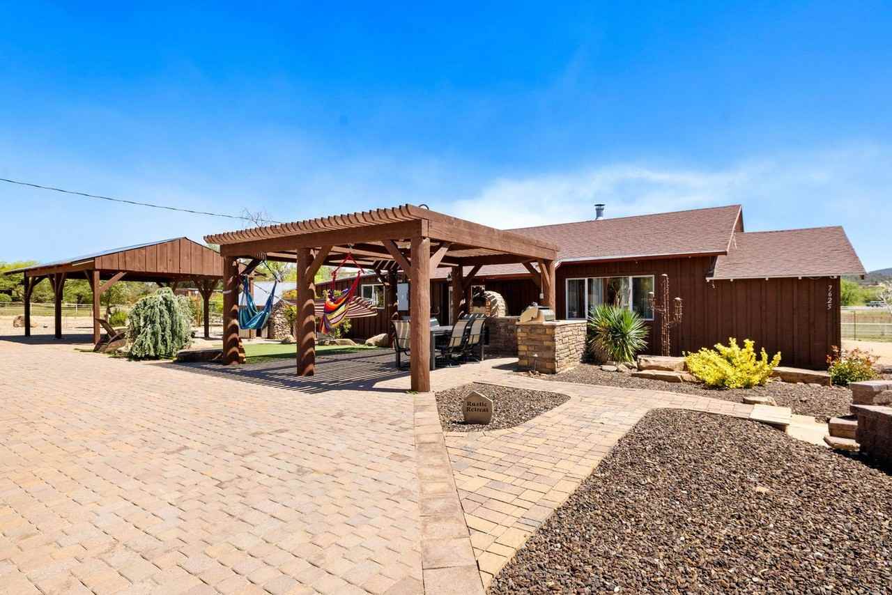 7625 North Williamson Valley Road - Photo 6 of 63