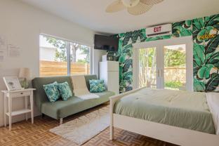 927 N 17th Ave - Photo 1 of 1