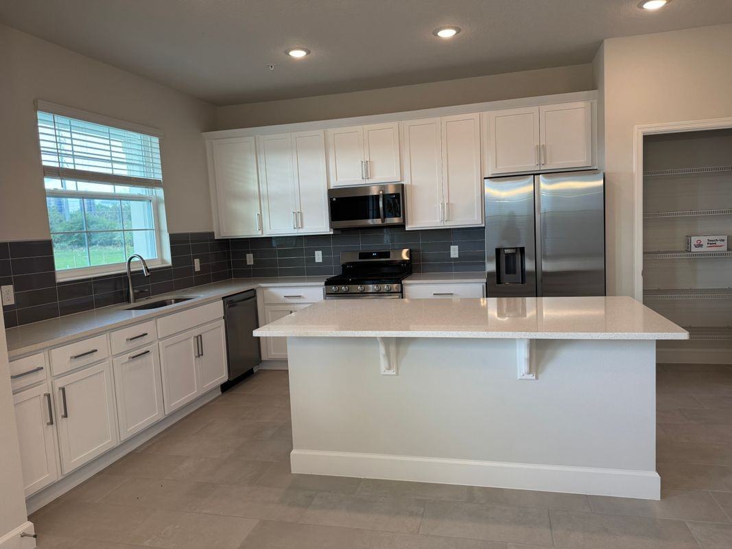 510 Belmond Dr - Photo 2 of 10