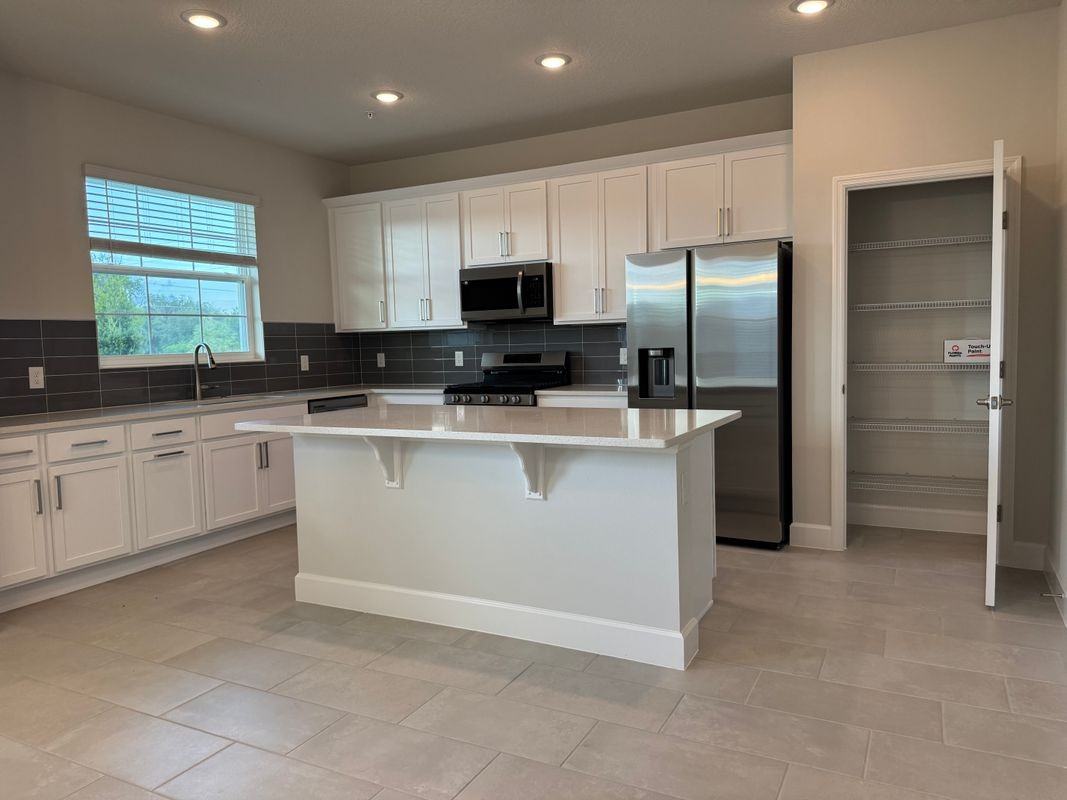 510 Belmond Dr - Photo 4 of 10