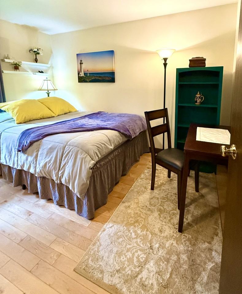 324 S Bay Cir #B - Photo 2 of 13