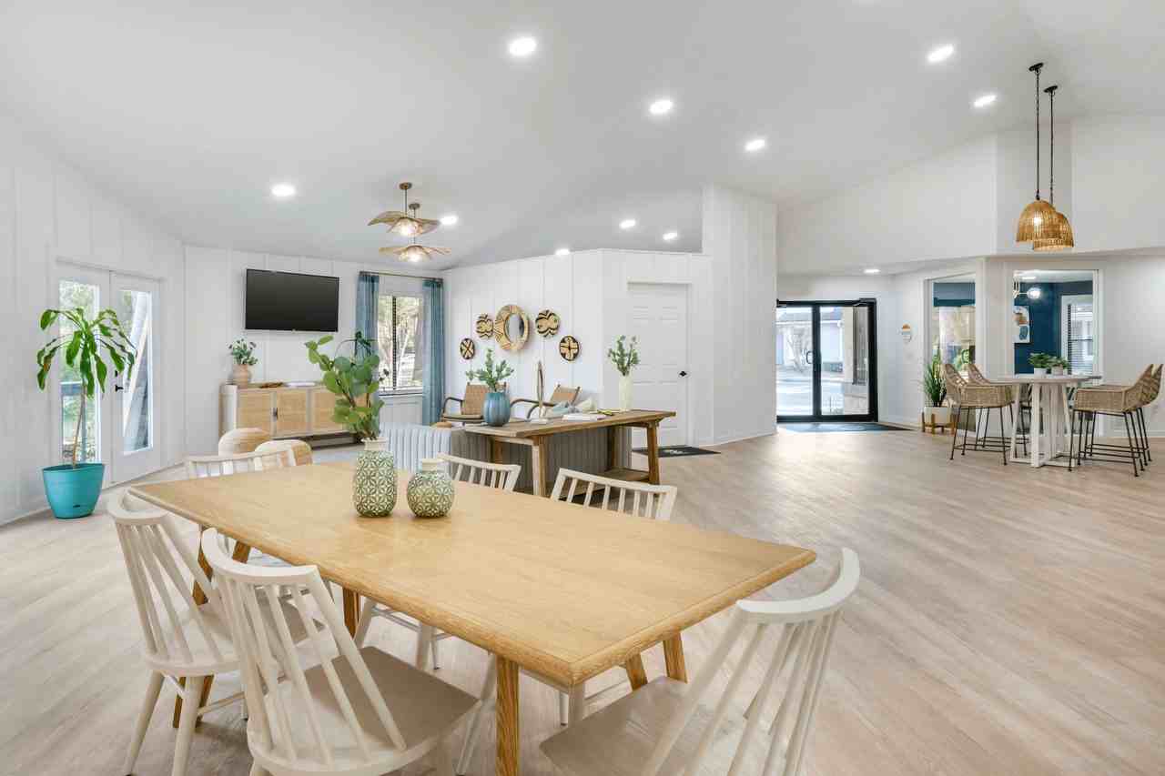 Vista Bay - Photo 4 of 26