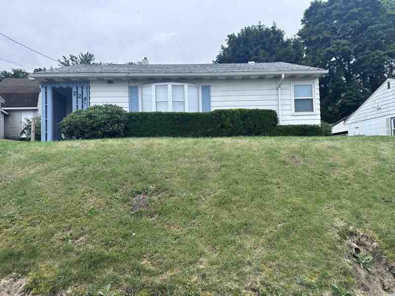 224 Dersam St - Photo 2 of 14