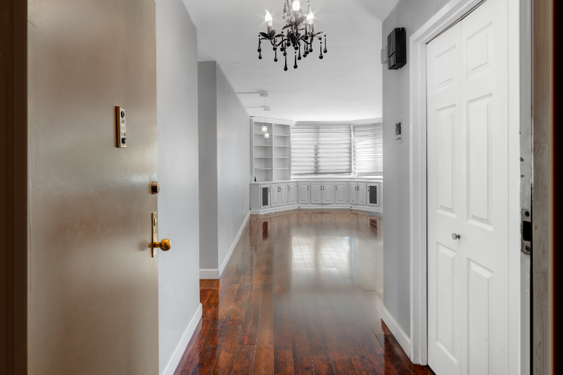 1328 Harmon Cove Tower - Photo 2 of 20