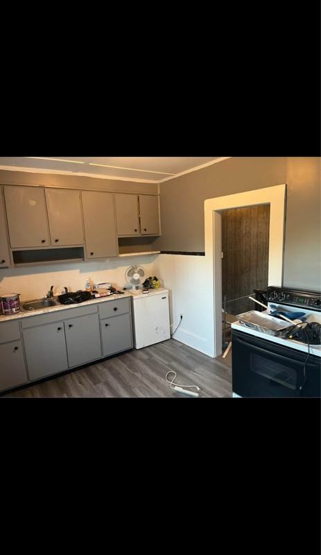 81 Clarendon Ave - Photo 2 of 16