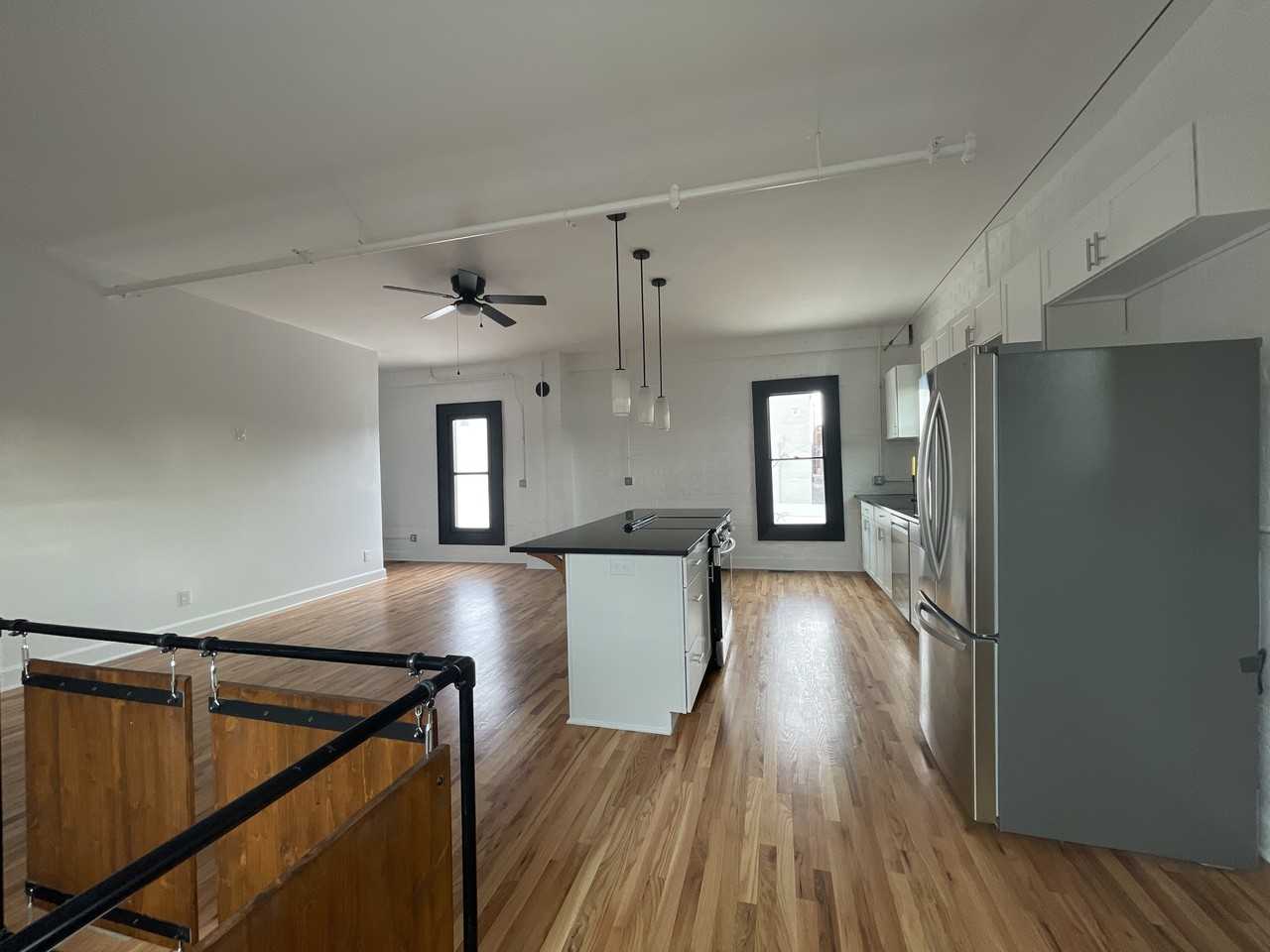 202 S Joplin Ave - Photo 3 of 21