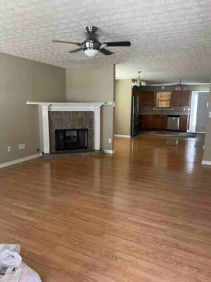 185 Victoria Blvd #NA - Photo 3 of 7