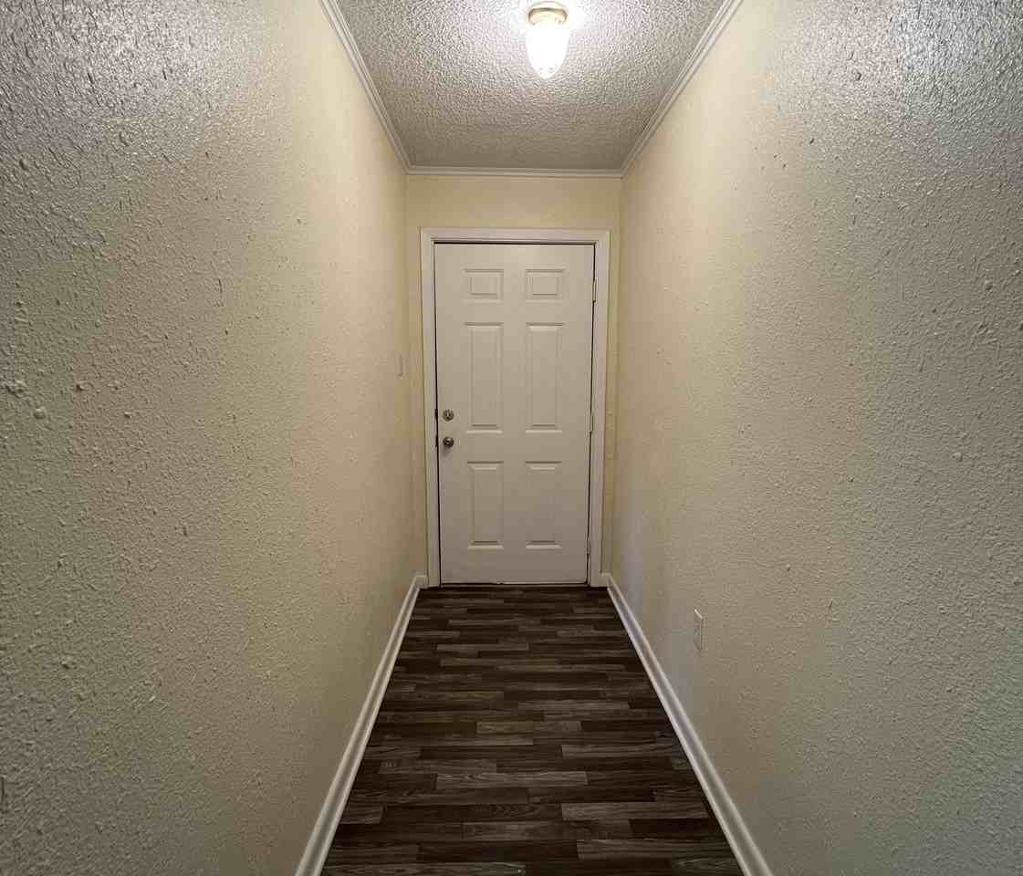 1043 Westwood Dr #NA - Photo 2 of 30