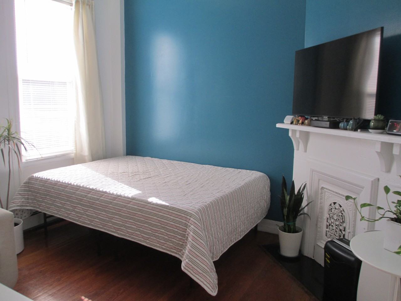 855 Pavonia Ave - Photo 6 of 20