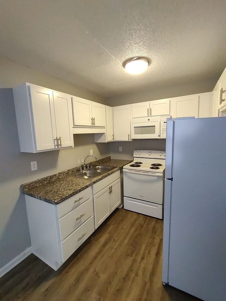 Broadbay Crossings - Photo 6 of 17